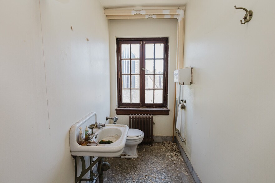 More Photos Of 920 Millington St, Winfield Storefront Retail Office For Sale