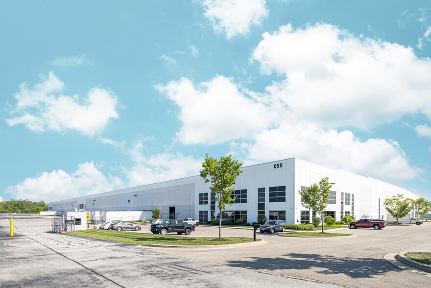 More Photos Of 650 Commerce Parkway East Dr, Greenwood Warehouse For Lease