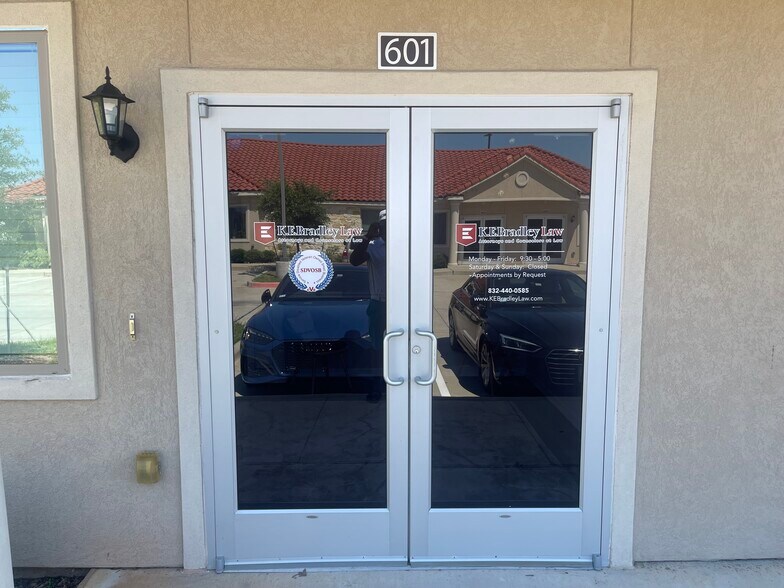 More Photos Of 7070 Knights Ct, Missouri City Medical For Lease