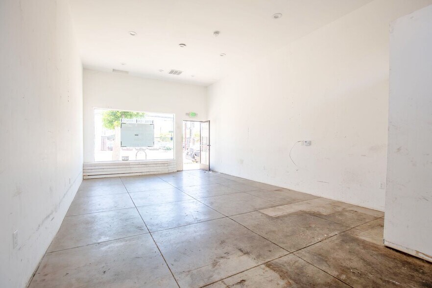 More Photos Of 1611-1619 Lincoln Blvd, Venice Storefront For Lease