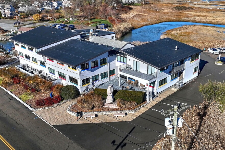 More Photos Of 530 Old Whitfield St, Guilford Office For Lease