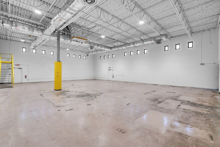 More Photos Of 3541 NW 53rd St, Fort Lauderdale Warehouse For Lease