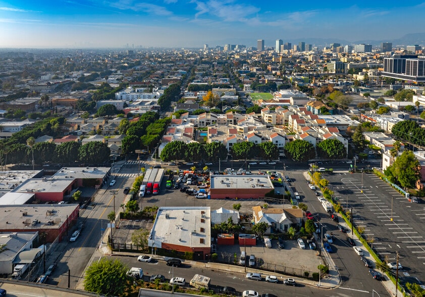 More Photos Of 1337 W 11th Pl, Los Angeles Land For Sale
