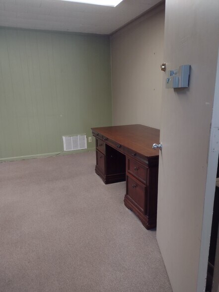 More Photos Of 1909 Montgomery Hwy, Dothan Office For Lease
