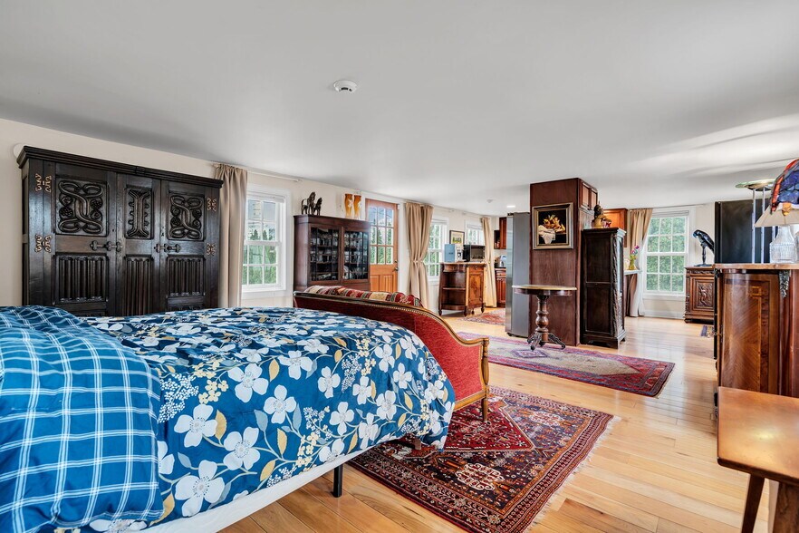 More Photos Of 137 Stockton St, Hightstown Flex For Sale