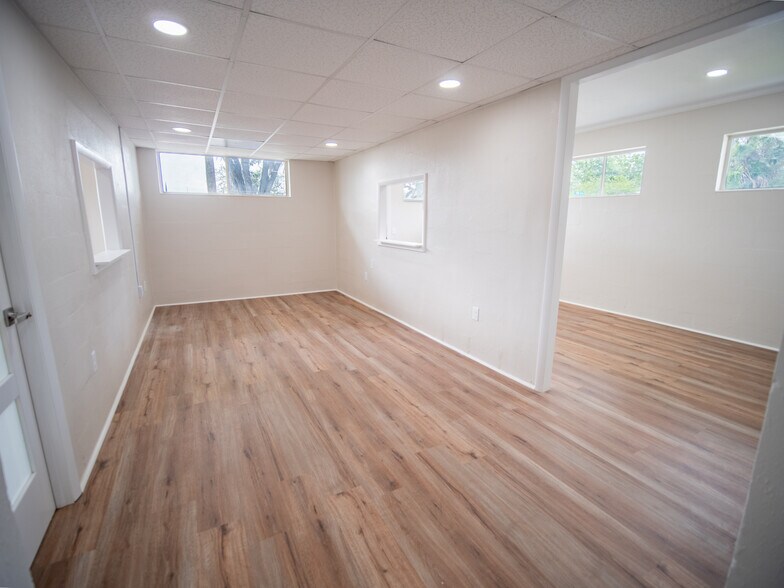 More Photos Of 110-112 Irvin Ave SW, Live Oak Medical For Sale