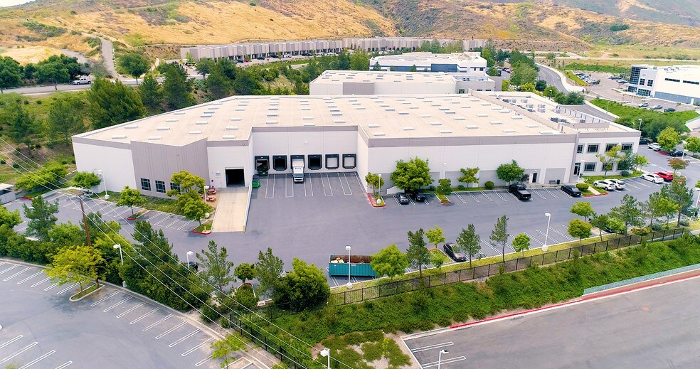 More Photos Of 2590 Conejo Spectrum St, Thousand Oaks Warehouse For Lease