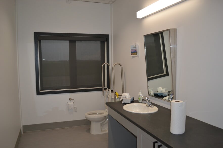 More Photos Of 70 Queens Dr, Red Deer County Service For Sale