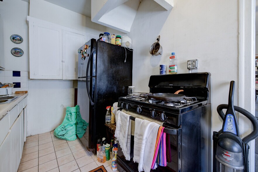 More Photos Of 2709 W Pico Blvd, Los Angeles Apartments For Sale