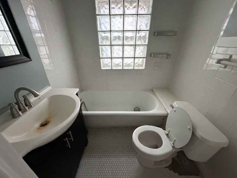More Photos Of 2734 Charlotte St, Kansas City Apartments For Sale