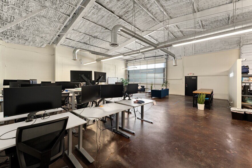 More Photos Of 1408 E 13th St, Austin Loft Creative Space For Lease