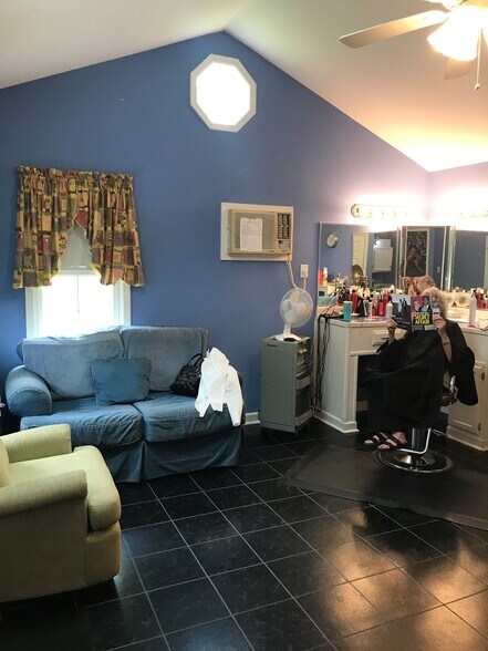 More Photos Of 510 Lancaster Rd, Pikeville Specialty For Lease