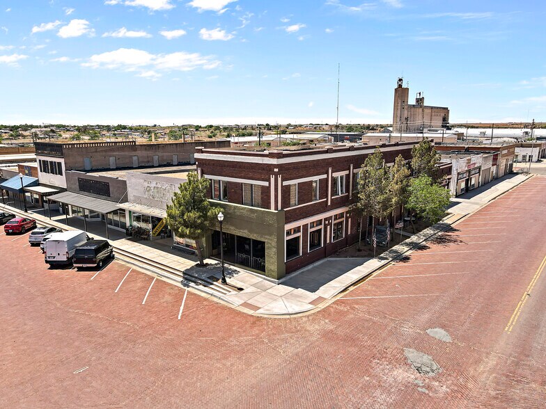 More Photos Of 103 S 6th St, Brownfield Restaurant For Sale