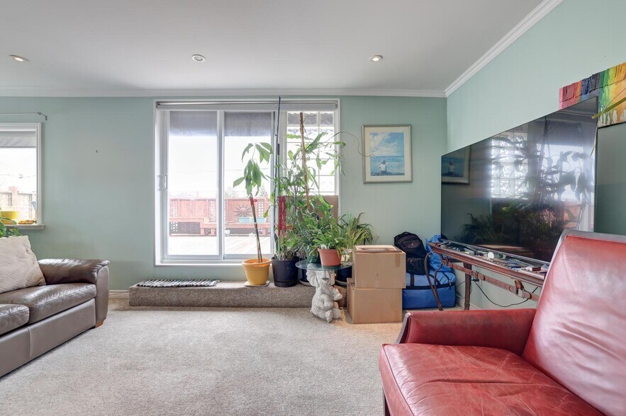 More Photos Of 448 Browns Line, Toronto Restaurant For Sale