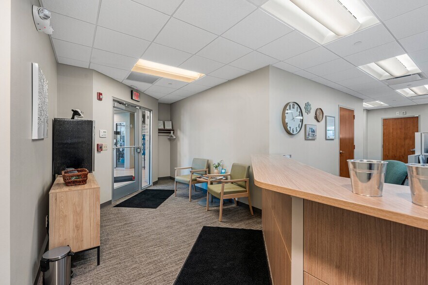 More Photos Of 4400 Calumet Ave, Manitowoc Office For Sale