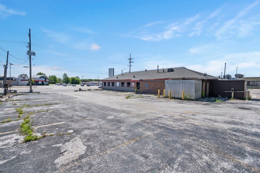 More Photos Of 1815 N Glenstone Ave, Springfield Freestanding For Sale