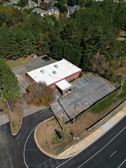 More Photos Of 6460 Atlanta Hwy, Alpharetta Veterinarian Kennel For Lease