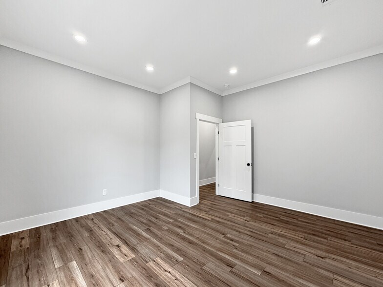 More Photos Of 514 Lurleen B Wallace Blvd, Tuscaloosa Office For Lease