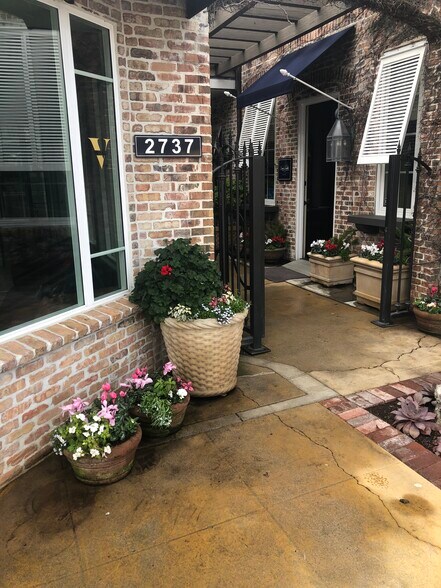 More Photos Of 2737 E Coast Hwy, Corona Del Mar Storefront Retail Office For Lease