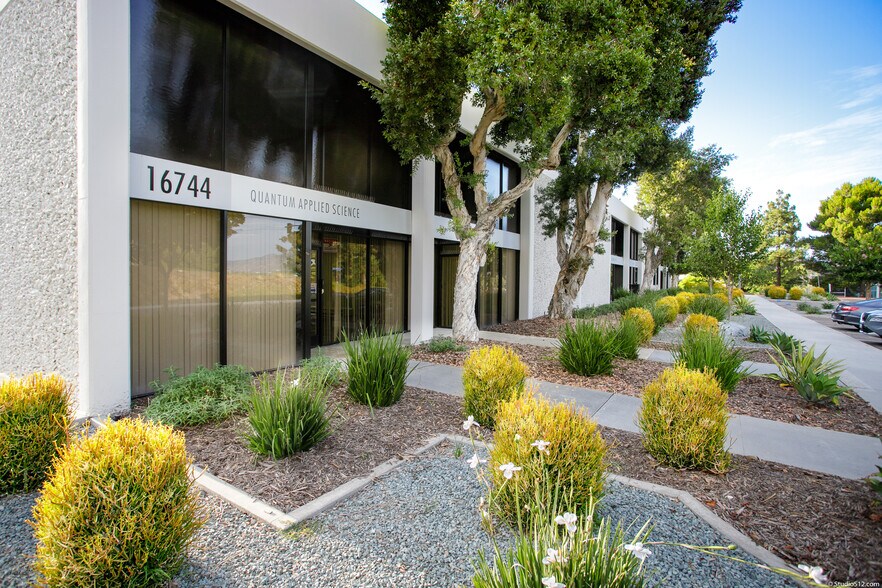 More Photos Of 16744-16772 W Bernardo Dr, San Diego Unknown For Lease