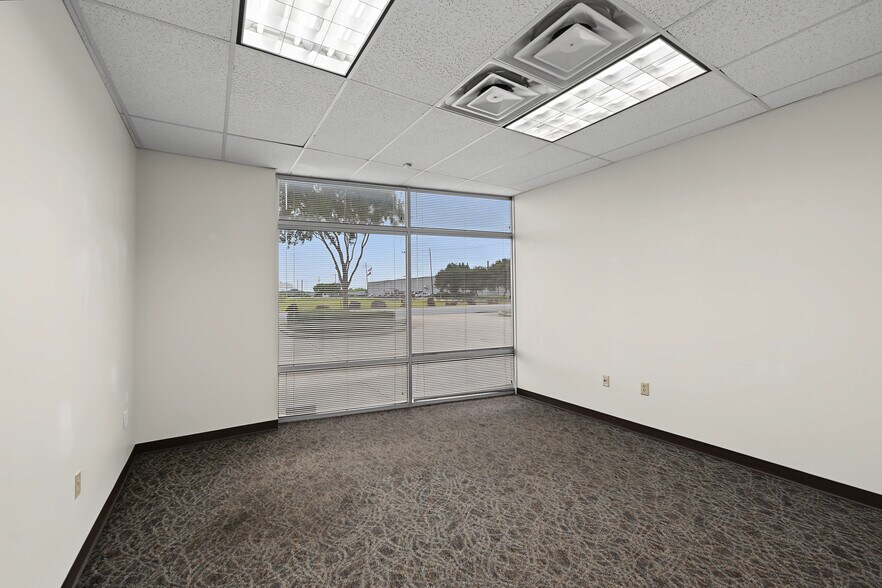 More Photos Of 10845 Strang Rd, La Porte Warehouse For Lease