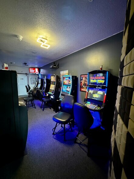 More Photos Of 134 E Market St, Colchester Restaurant For Sale