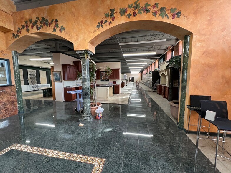 More Photos Of 224 Stockton St, Phillipsburg Showroom For Lease