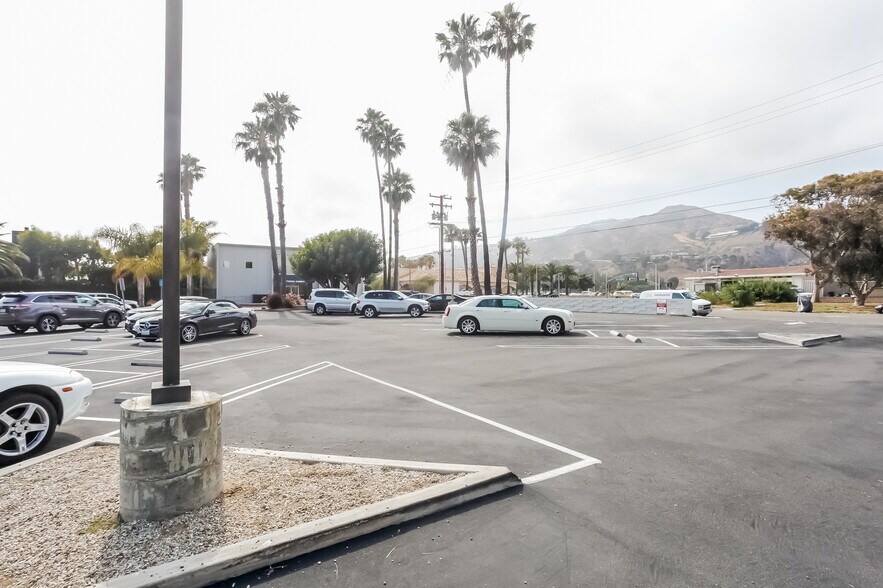 More Photos Of 23676-23712 Malibu Rd, Malibu Office For Lease