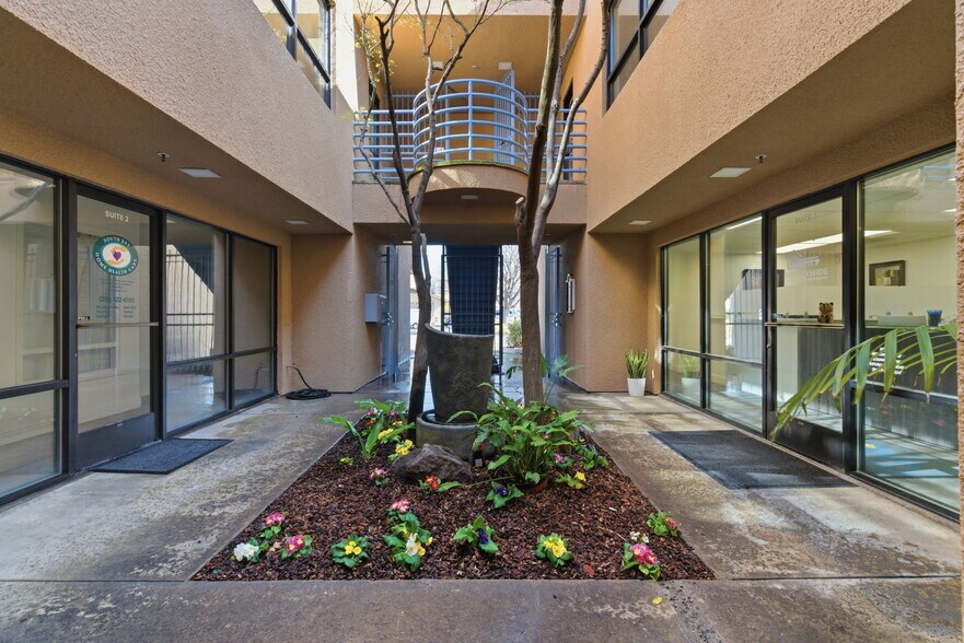 More Photos Of 717 16th St, Modesto Office For Lease