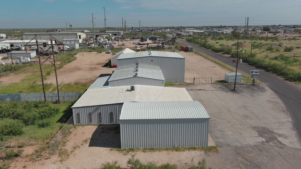 More Photos Of 3351 Westover Dr, Odessa Service For Lease