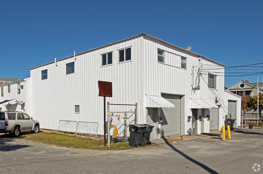 Primary Photo Of 530-540 Louisa St, New Orleans Distribution For Lease