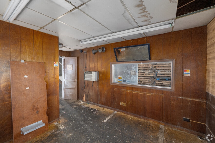 More Photos Of 67 W Queen Ln, Philadelphia Warehouse For Sale