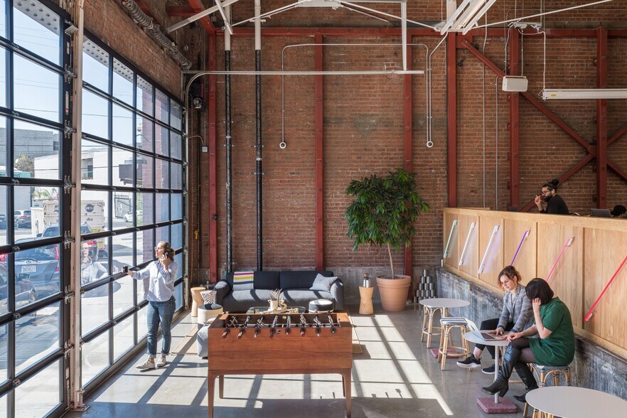 More Photos Of 1019 E 4th Pl, Los Angeles Loft Creative Space For Lease