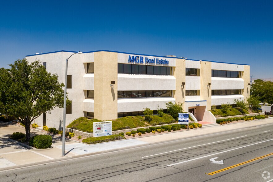 More Photos Of 15428 Civic Dr, Victorville Office For Lease