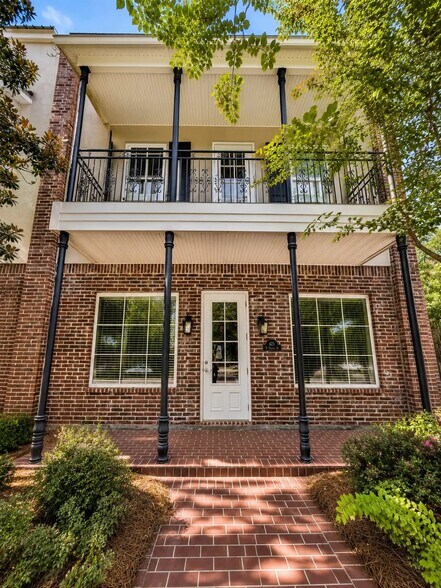 More Photos Of 421-423 N Florida St, Covington Loft Creative Space For Lease