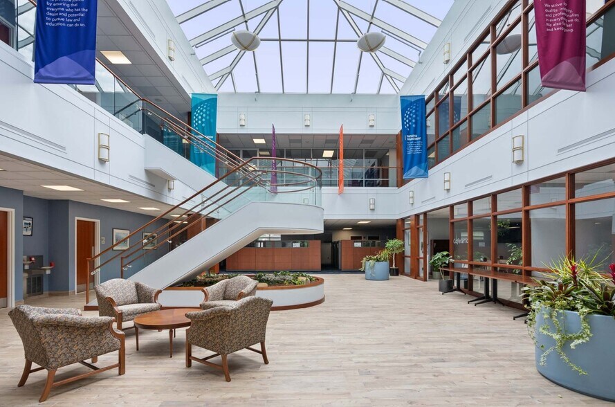 More Photos Of 662 Penn St, Newtown Office For Sale