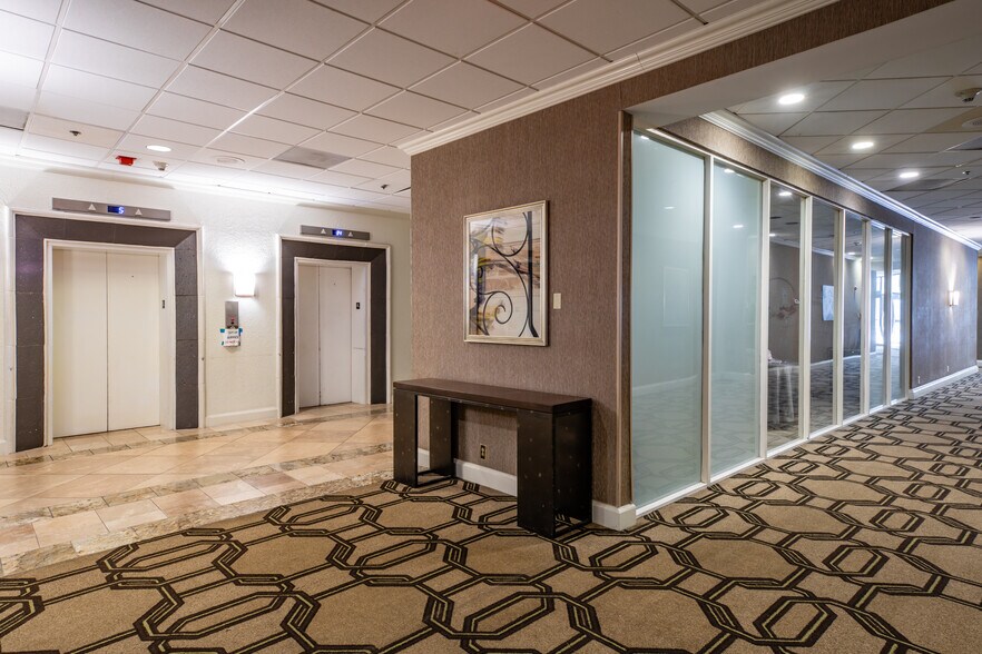 More Photos Of 6780 Southwest Fwy, Houston Multifamily For Sale