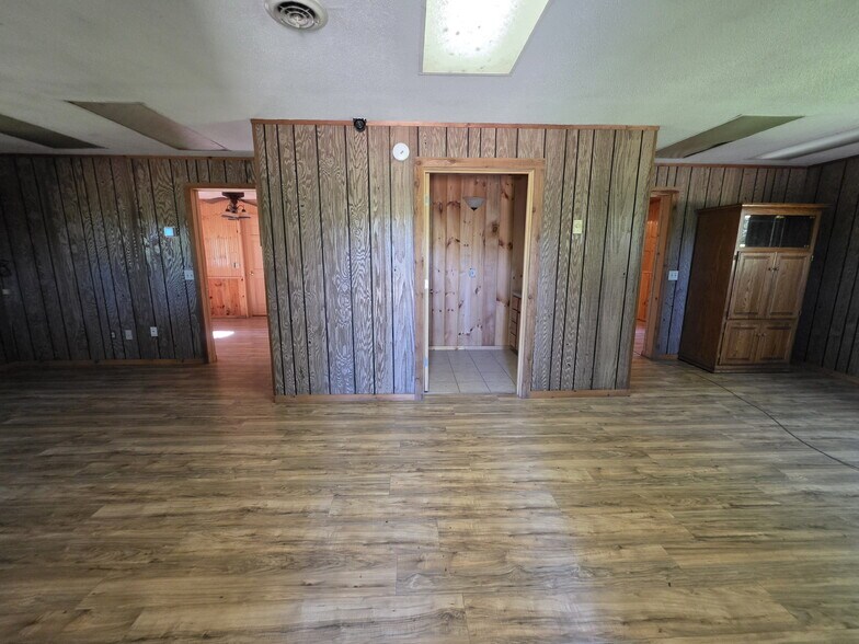 More Photos Of N12757 Rindahl Valley Rd, Osseo Warehouse For Lease