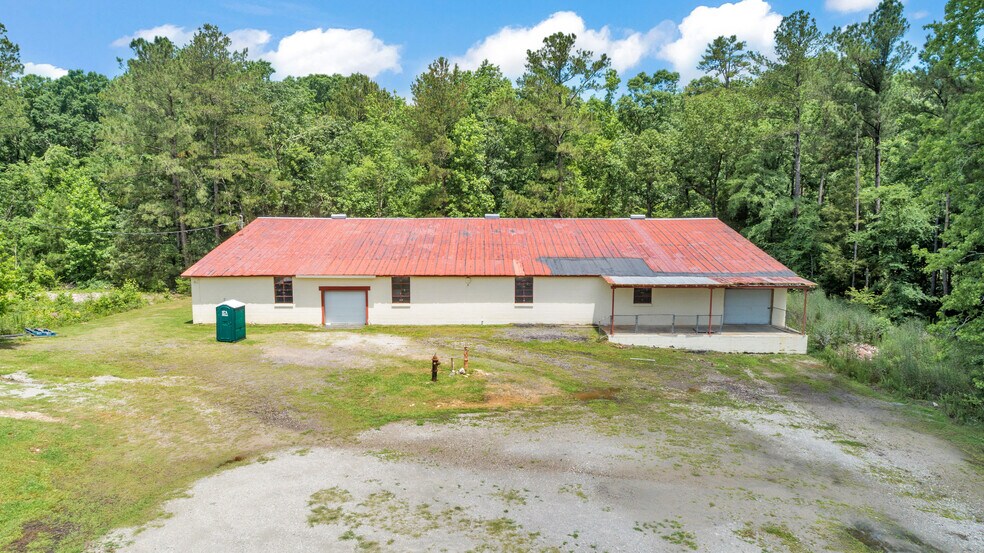 More Photos Of 121 Trotter Industrial Ln, Saluda Warehouse For Lease