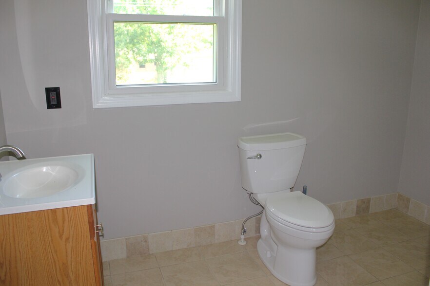 More Photos Of 1402 Rucker Blvd, Enterprise Office For Sale