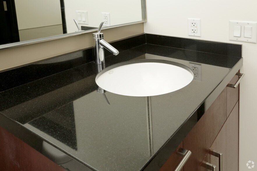 More Photos Of 411 W 5th St, Los Angeles Apartments For Lease