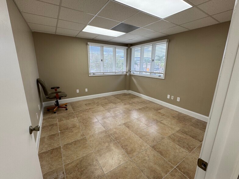 More Photos Of 1705 Colonial Blvd, Fort Myers Medical For Lease