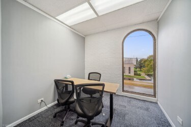 More Photos Of 4550 W 103rd St, Oak Lawn Coworking Space