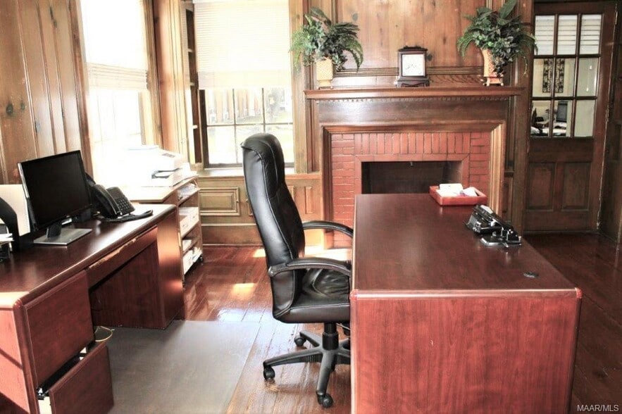 More Photos Of 2005 N Country Club Dr, Montgomery Schools For Sale