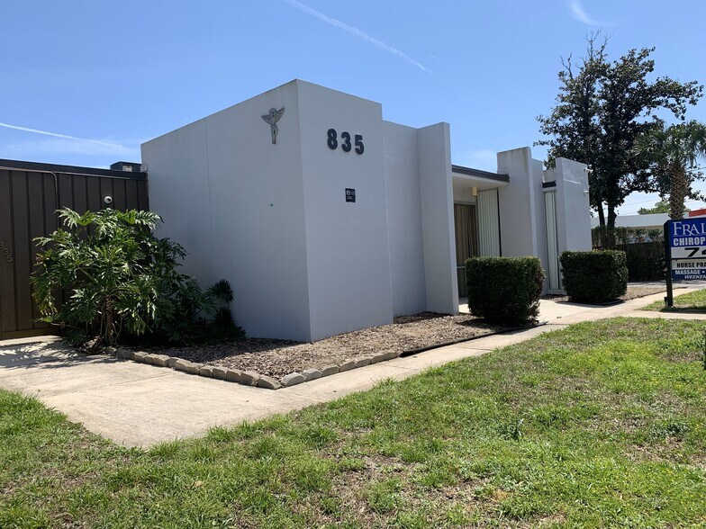 More Photos Of 835 Cesery Blvd, Jacksonville Medical For Sale