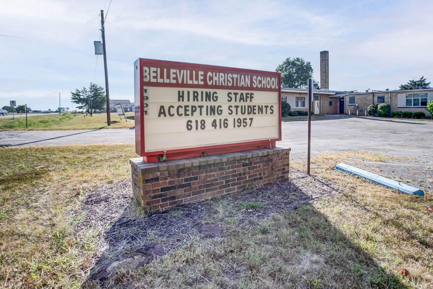 More Photos Of 1901 Mascoutah Ave, Belleville Schools For Sale