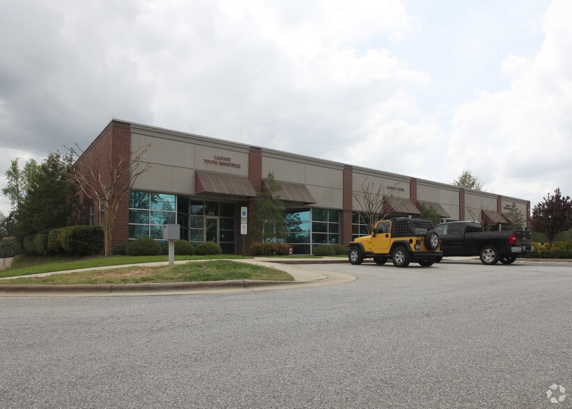 More Photos Of 1610 Center St, Apex Office For Sale