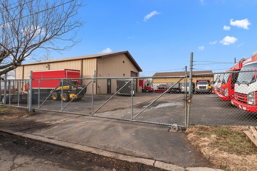 More Photos Of 7011 Beaver Dam Rd, Levittown Industrial For Sale