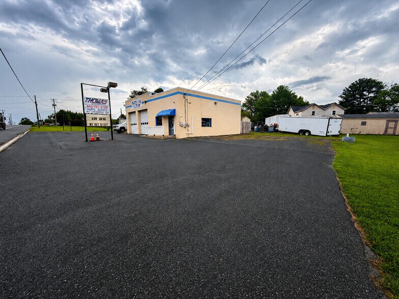 More Photos Of 3326 Forge Hill Rd, Street General Retail For Sale