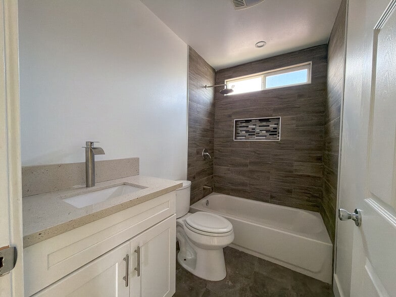 More Photos Of 645 W 97th St, Los Angeles Apartments For Sale